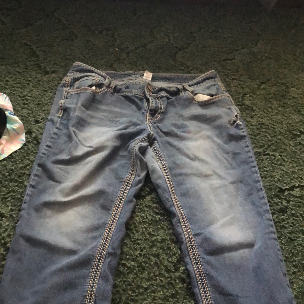 Maurices capris